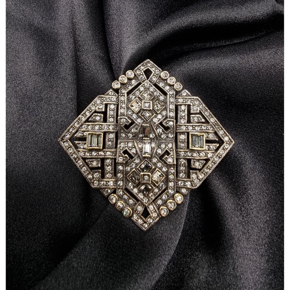 Heidi Daus Signed Geometric Crystal Brooch Pin Rhinestone Detailing Antique Gold